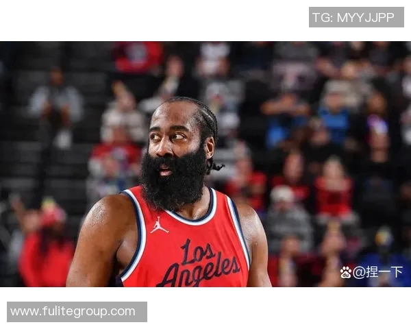 马刺与公牛激战正酣NBA经典对决再度上演球迷期待的精彩瞬间